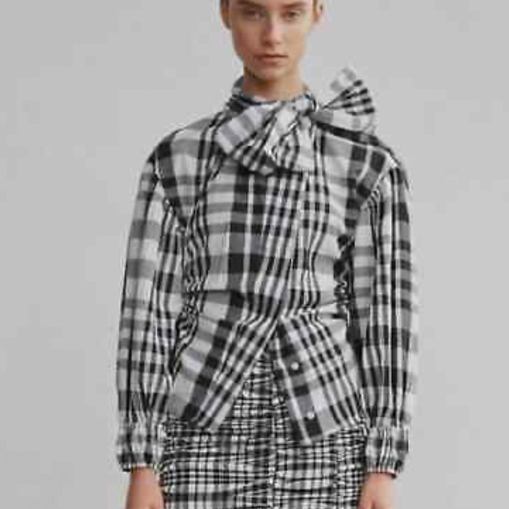 NWT Zara Womens size Medium Puff Sleeve Side Rushe Blouse